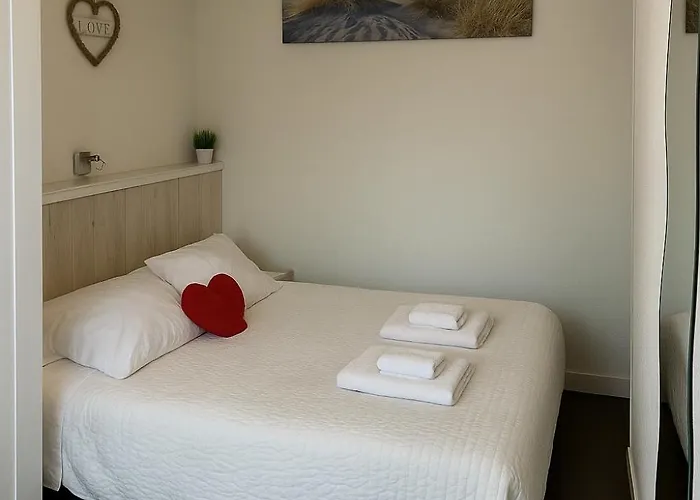 Δωμάτια σε οικογενειακή κατοικία Con Bano Privado Y Mini-cocina Privada En Casa Particular, Acceso Independiente *