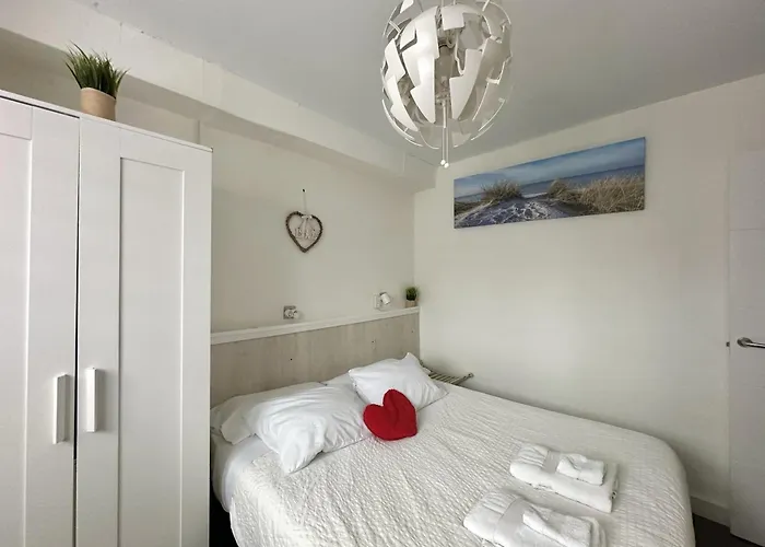 Con Bano Privado Y Mini-cocina Privada En Casa Particular, Acceso Independiente Δωμάτια σε οικογενειακή κατοικία *