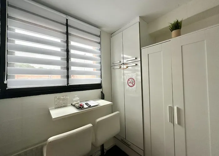 Δωμάτια σε οικογενειακή κατοικία Con Bano Privado Y Mini-cocina Privada En Casa Particular, Acceso Independiente *